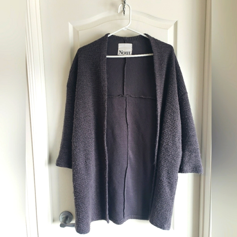 Noul slouchy cardigan from Aritzia